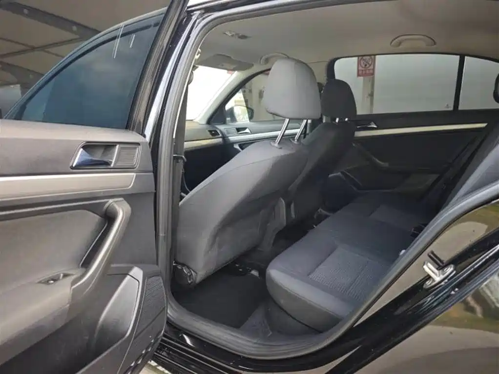 Volkswagen Lavida 2017 1.6L Automatic Trend Edition фото 5