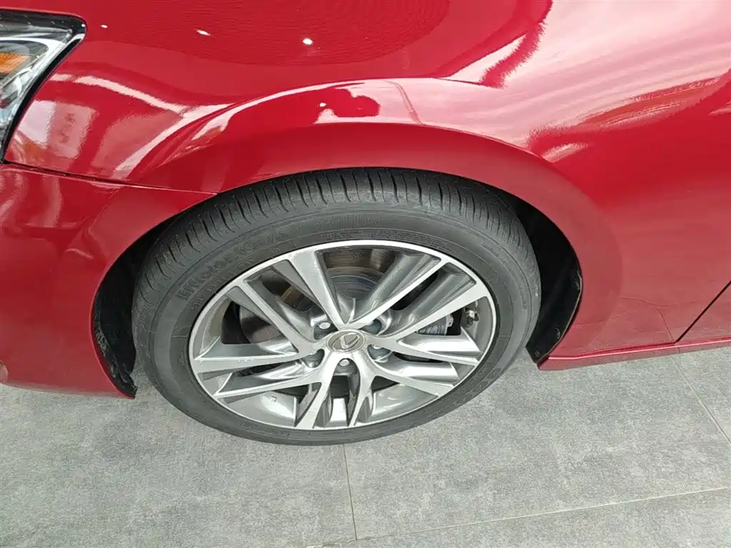 Lexus IS 2017 300 Fashion Edition фото 23