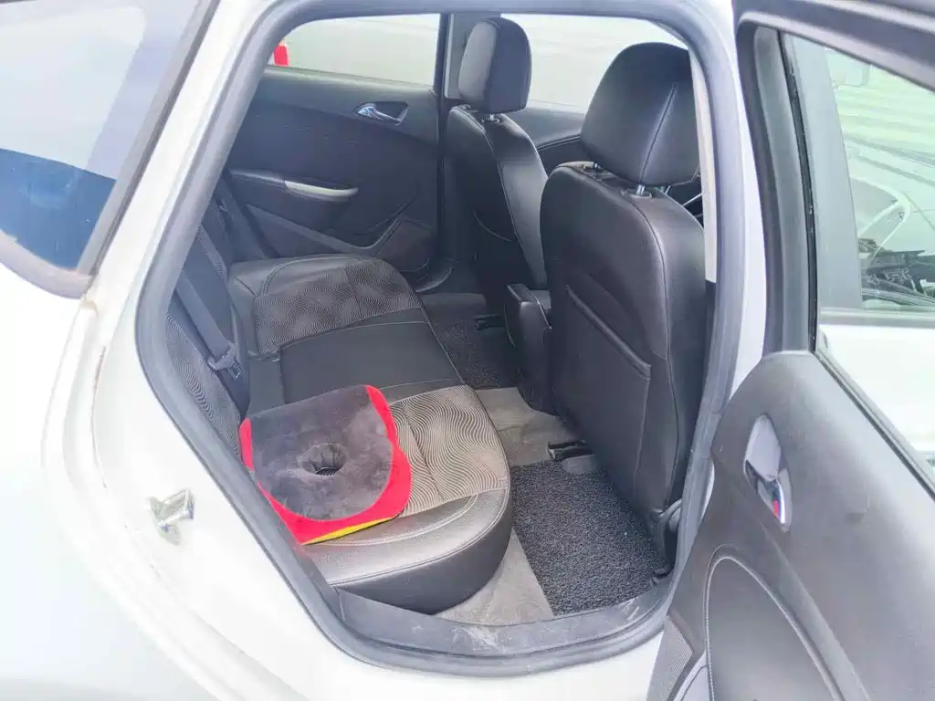 Photo 11 - Buick Excelle