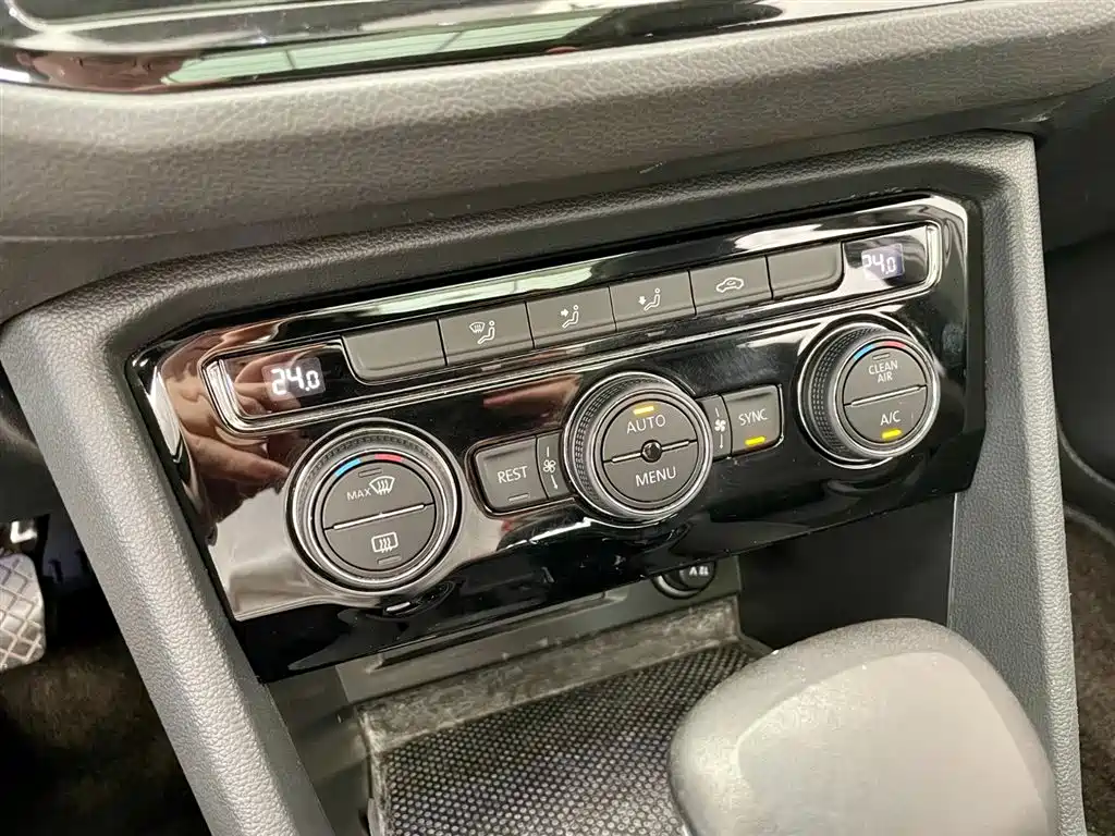 Volkswagen Tiguan L 2019 330TSI Automatic 2WD Panorama Comfort Edition China VI фото 12