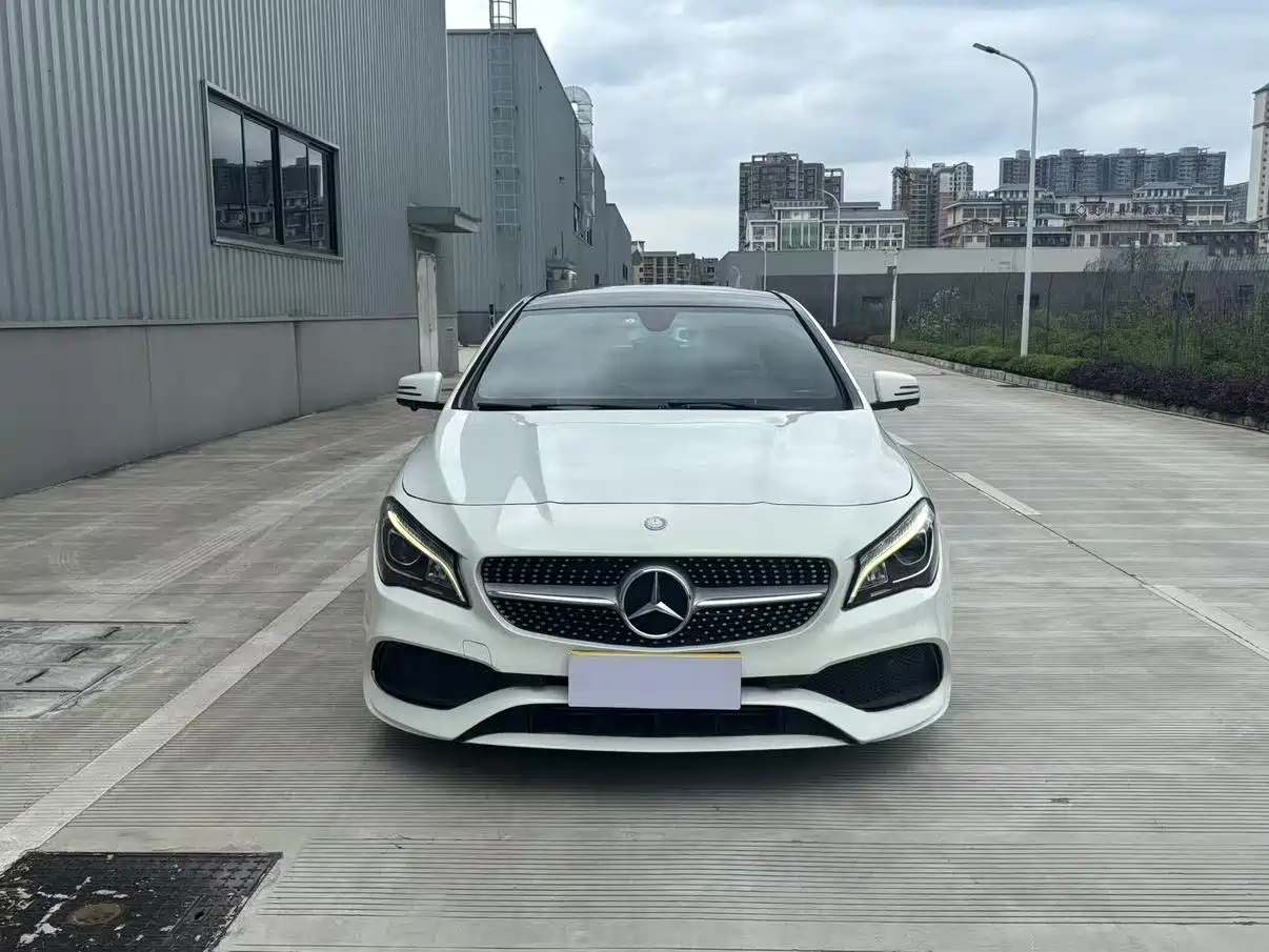 Mercedes-Benz CLA (Import) 2016 CLA 200 Fashion фото 2