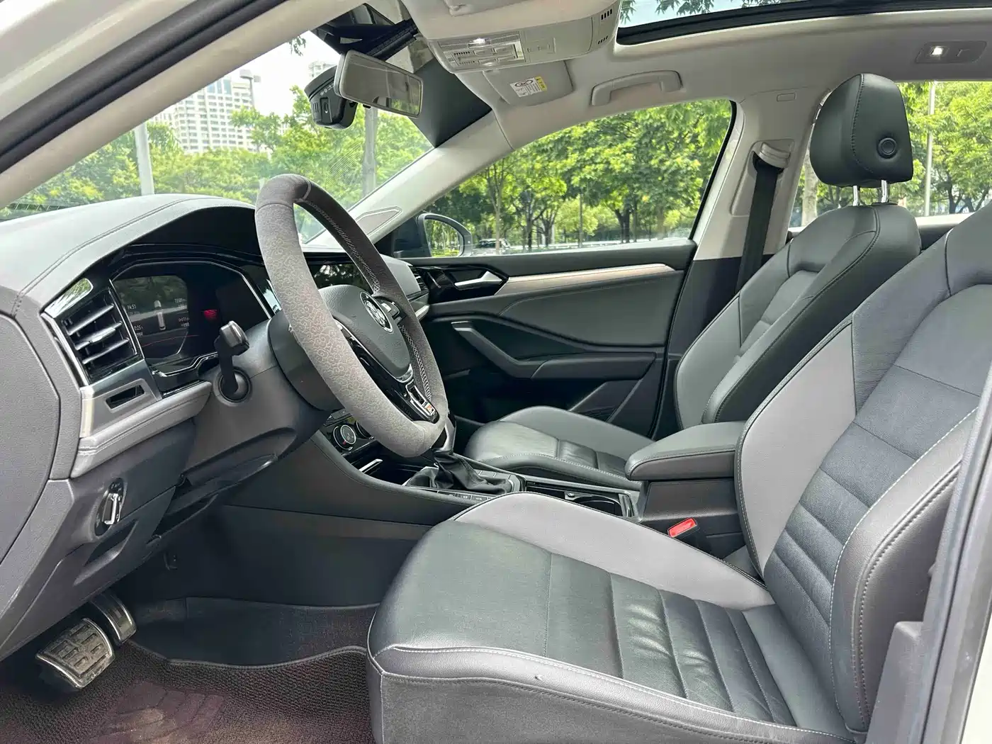 Volkswagen Sagitar 2021 280TSI DSG Surpassing Edition фото 3