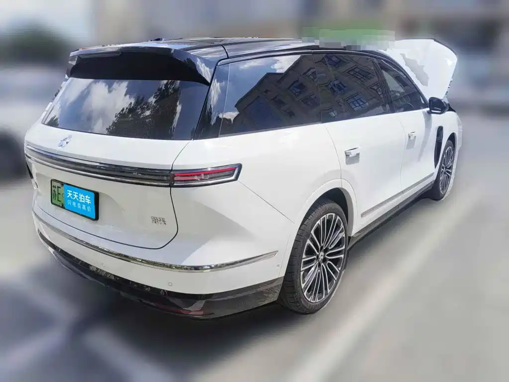 2026 NIO ES8