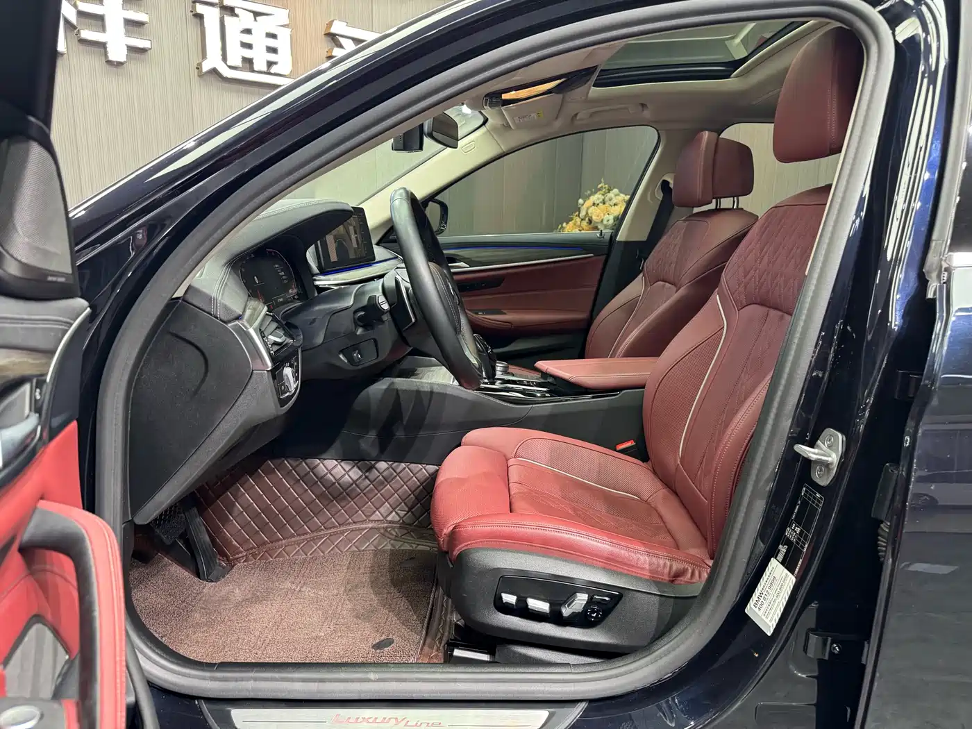 BMW 5 Series 2021 530Li Premium Luxury Package фото 5