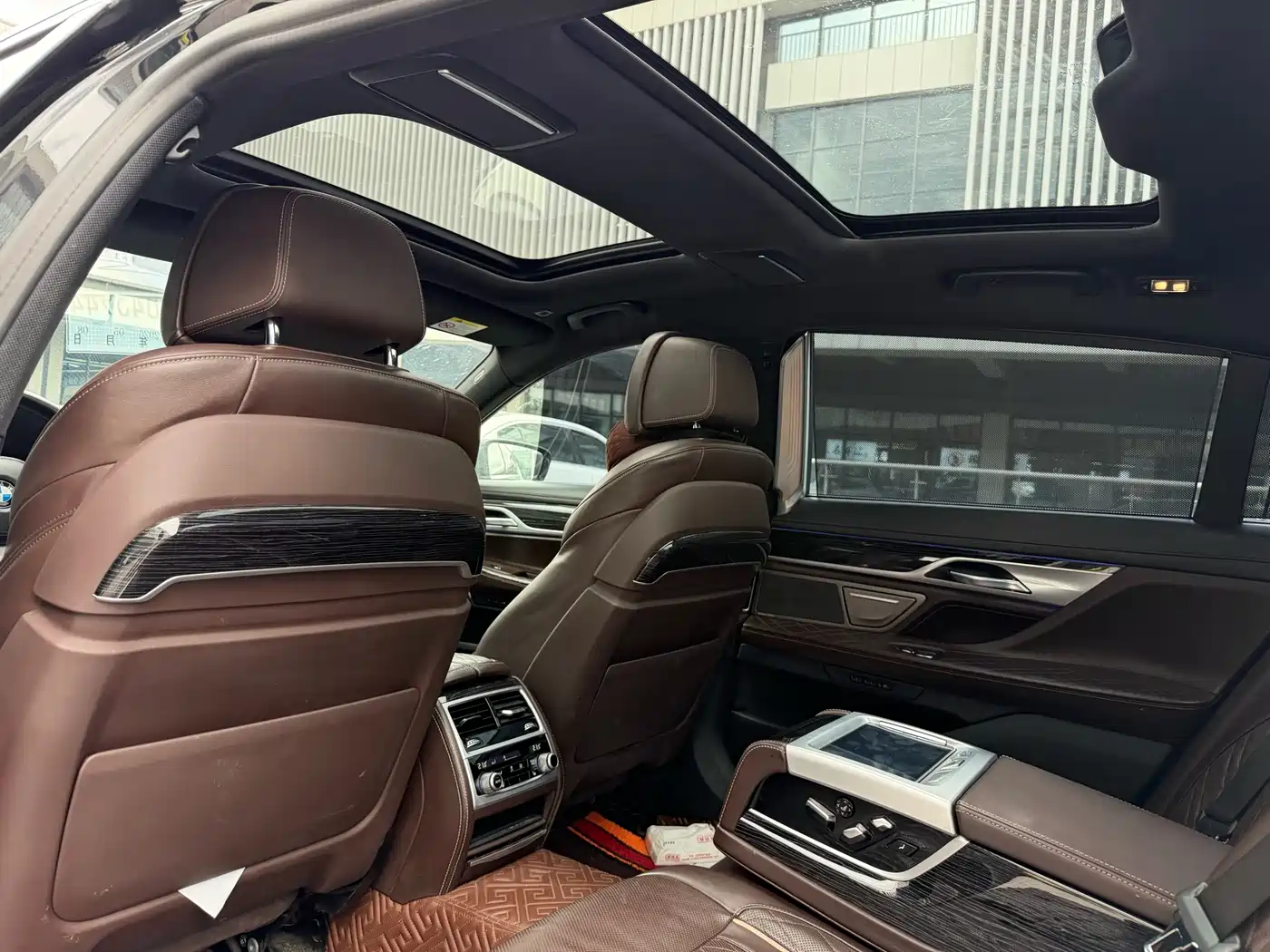 BMW 7 Series 2021 Model 740Li Leading Luxury Package фото 10