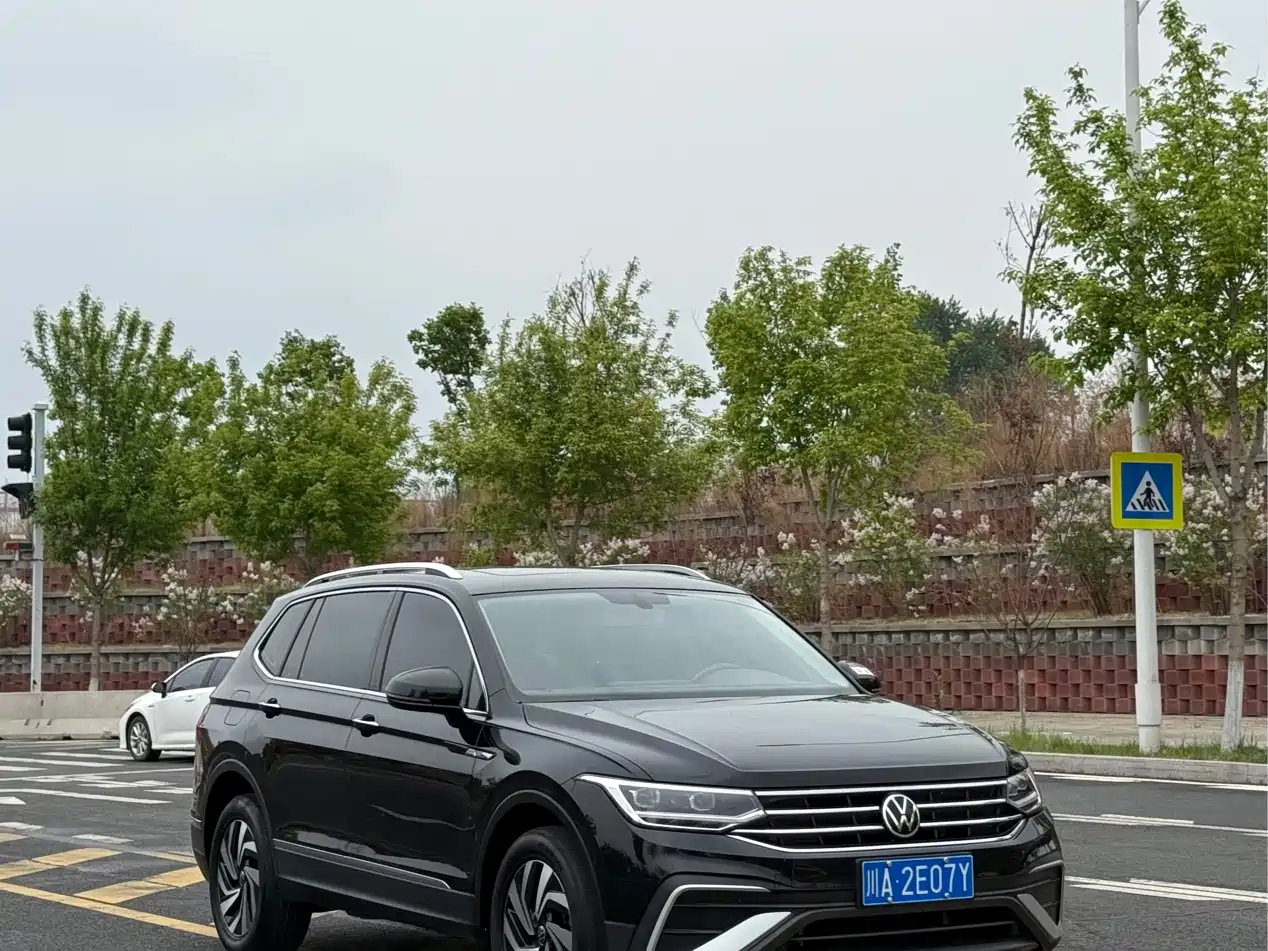 Volkswagen Tiguan L 2023 280TSI 2WD Trend Limited Edition фото 2