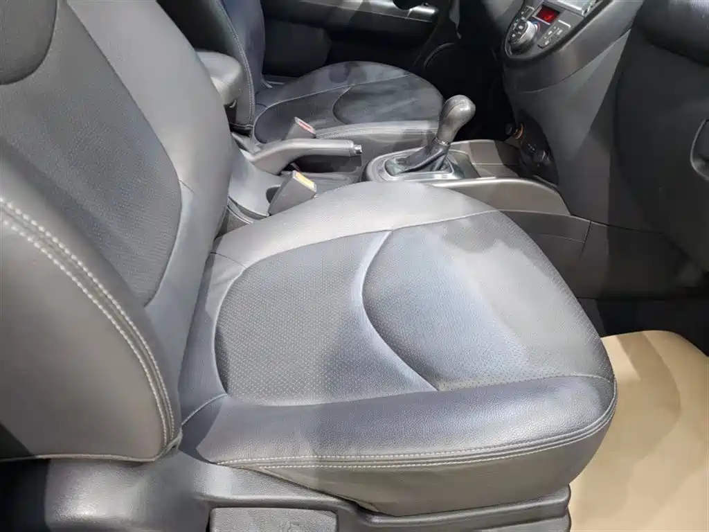 Kia Soul 2013 1.6L AT Premium фото 14