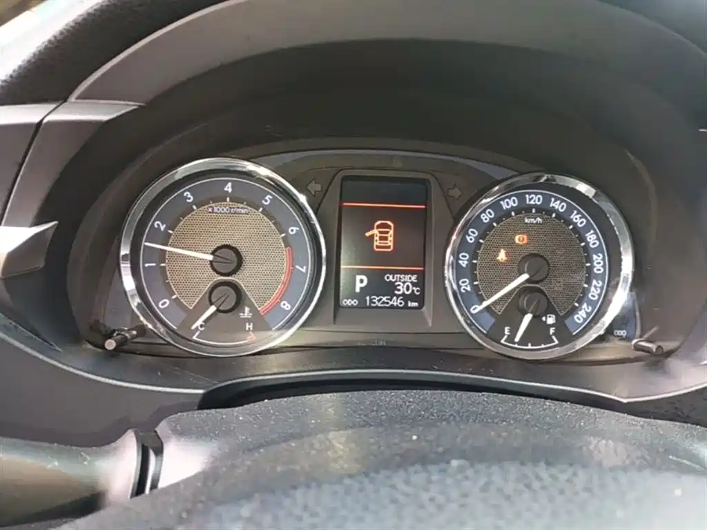 Toyota Corolla 2014 1.6L CVT GL-i фото 12