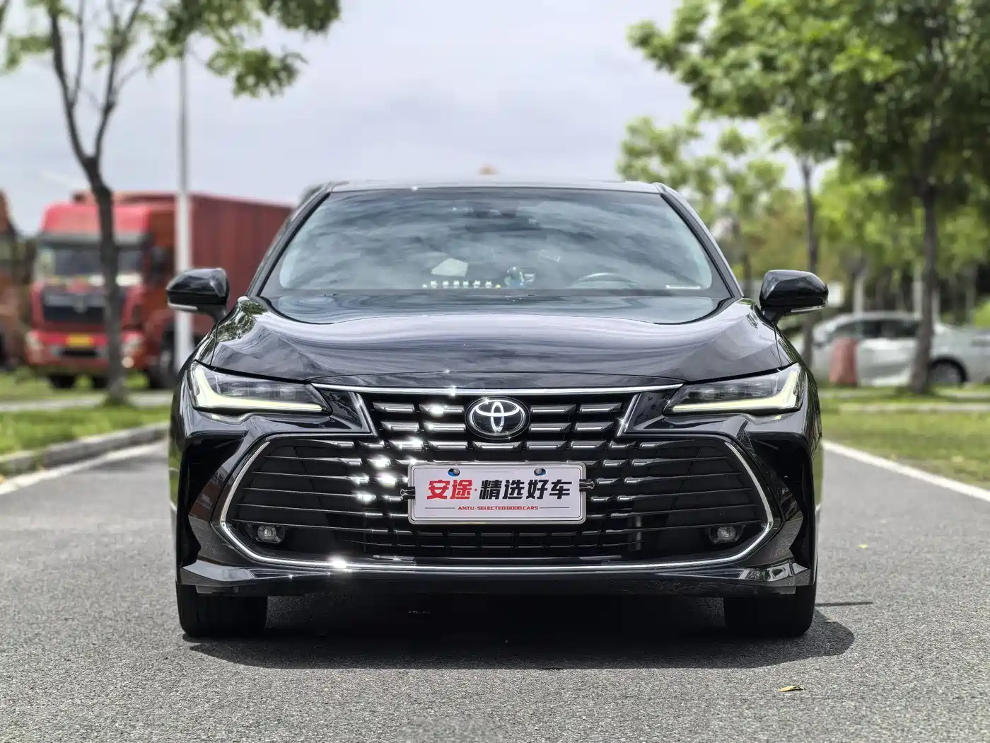 Toyota Avalon 2024 2.0L Luxury Edition фото 2