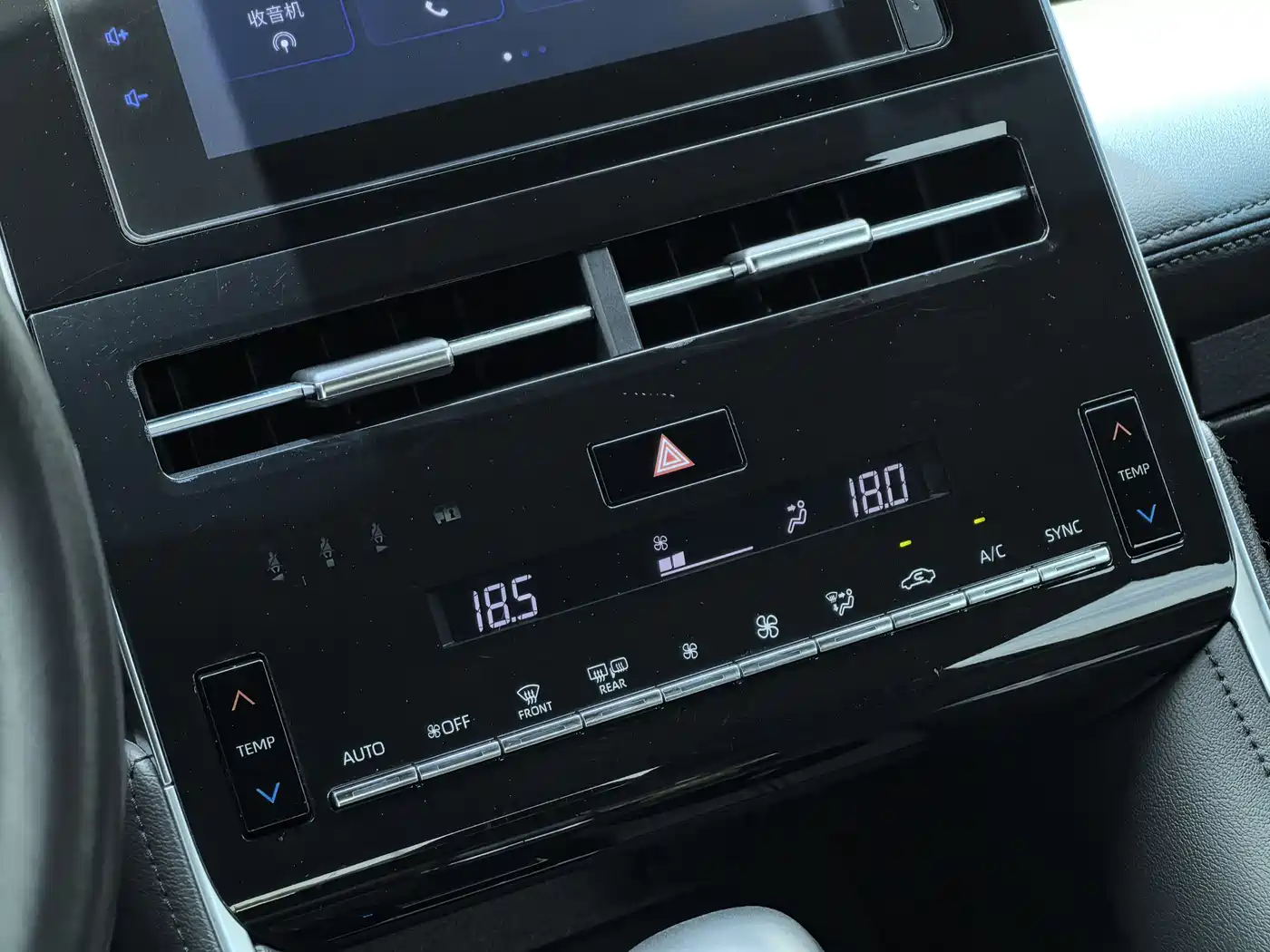 Toyota Avalon 2024 2.0L Luxury Edition фото 13