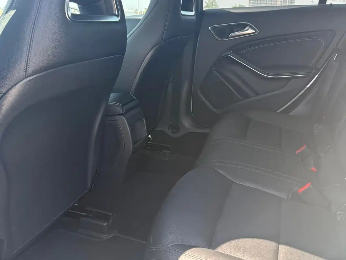 Mercedes-Benz CLA (Import) 2015 CLA 200 фото 6