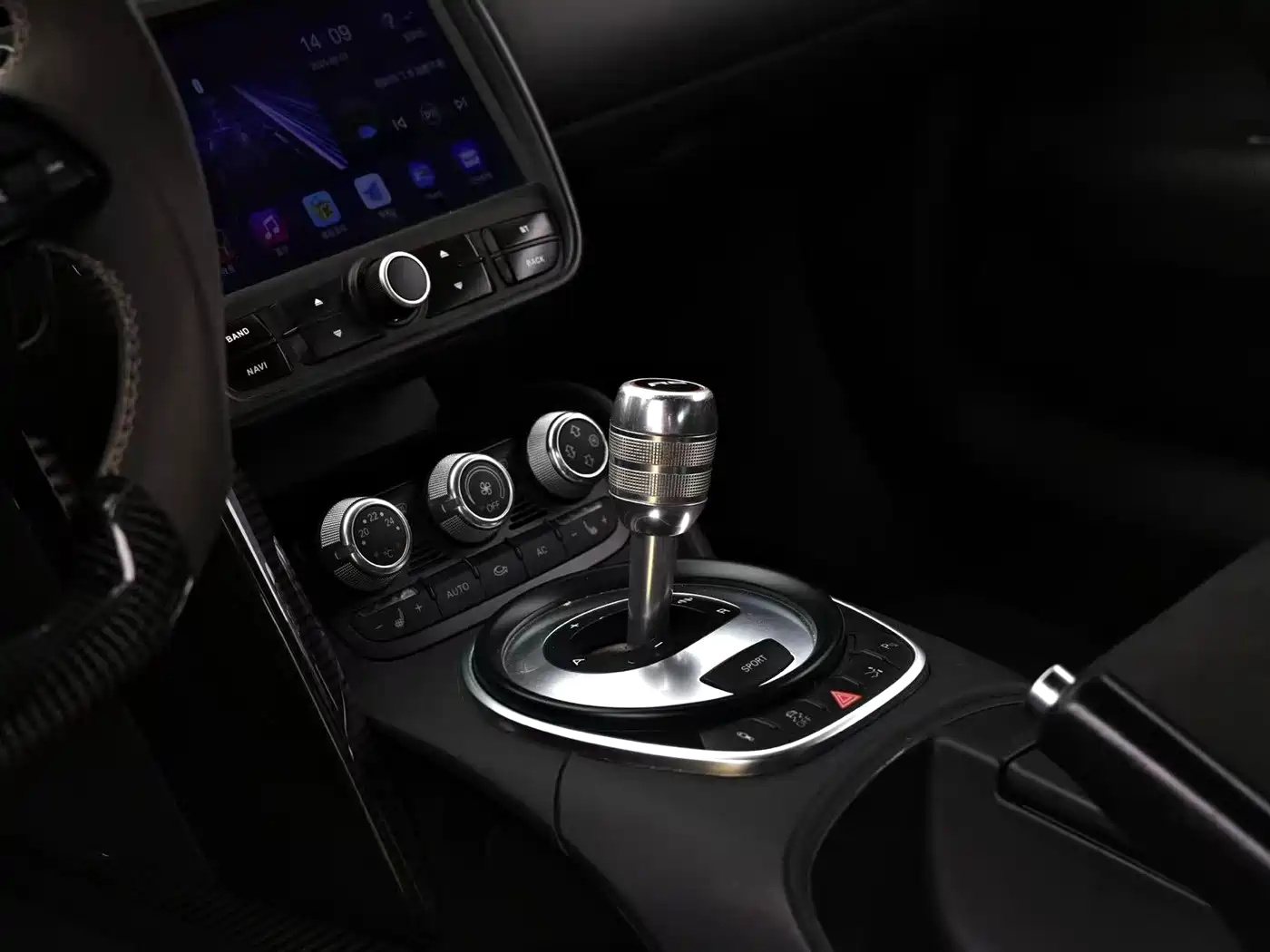 Audi R8 2014 2013 Model 5.2 FSI quattro China Exclusive