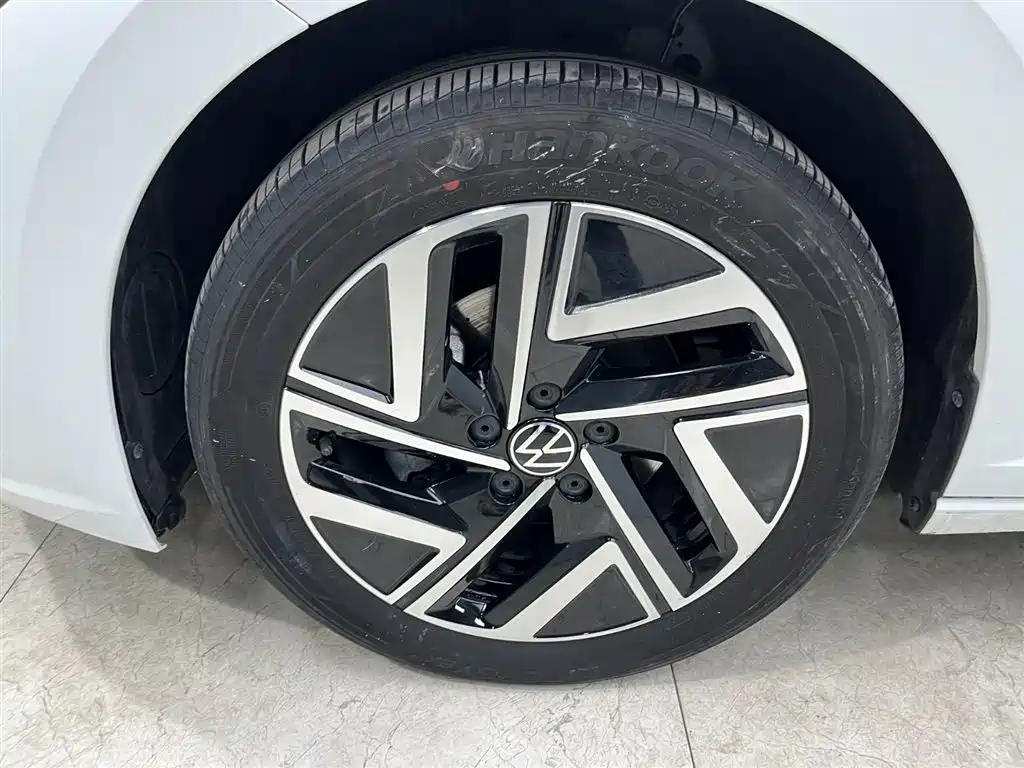 Volkswagen Sagitar 2023 Model Year 200TSI DSG Surpass Edition фото 19