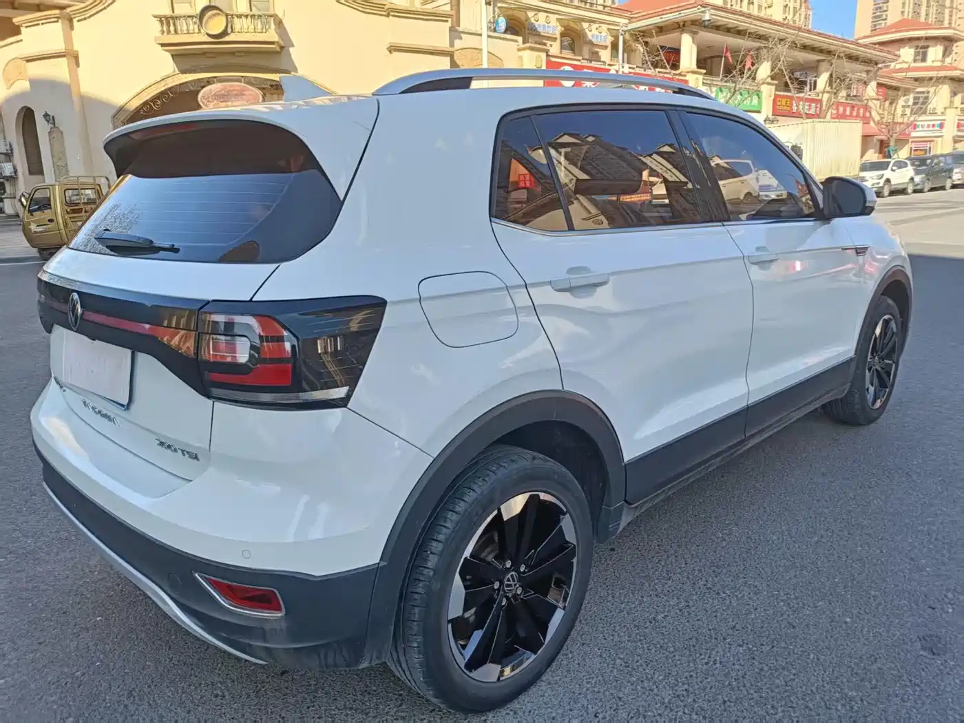 VOLKSWAGEN EXPLORING THE SHADOW