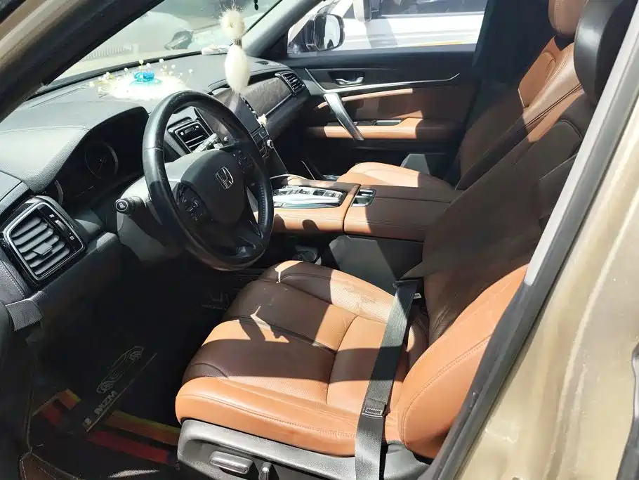 Фото 9 - Honda UR-V