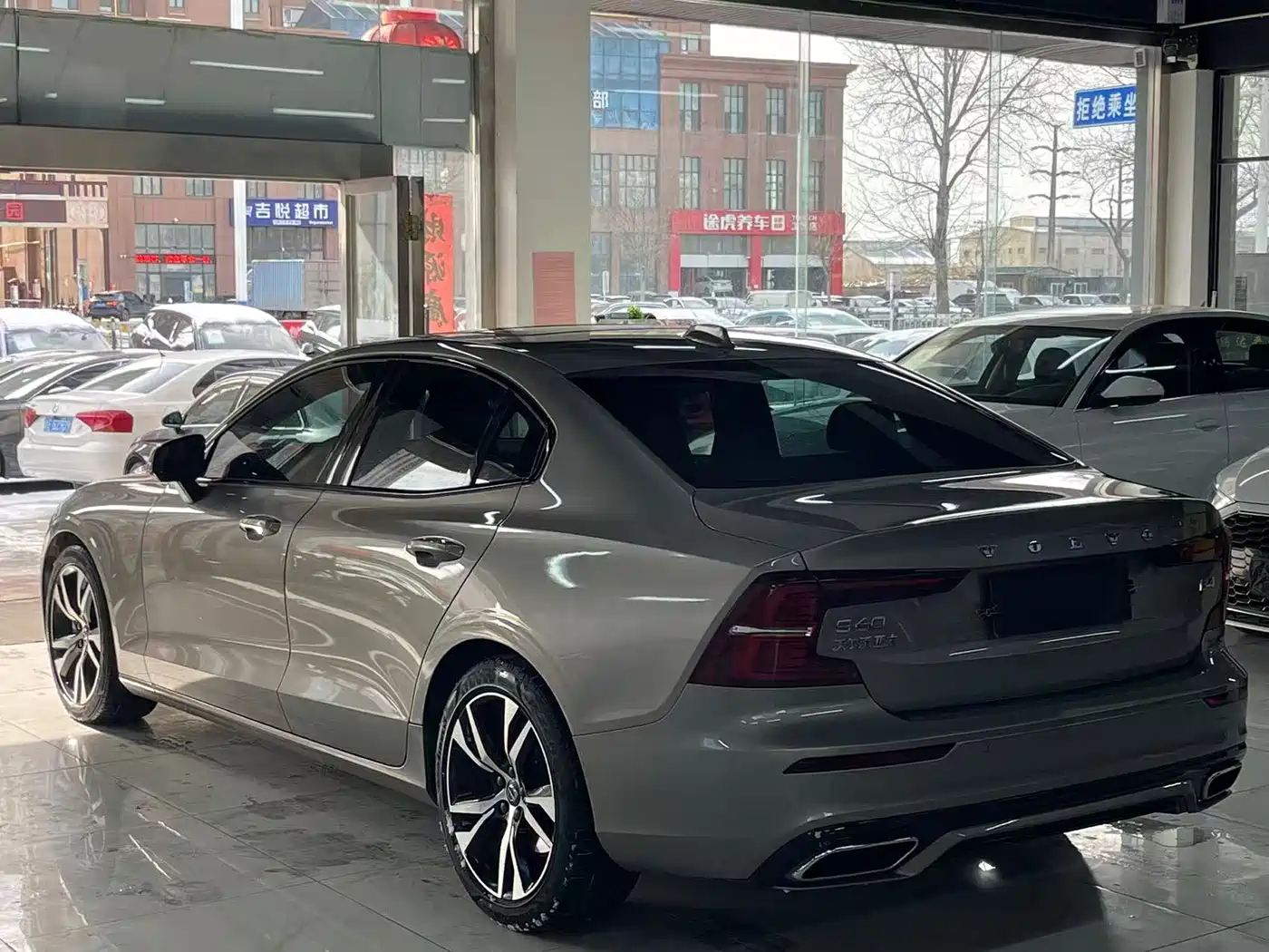 VOLVO S60