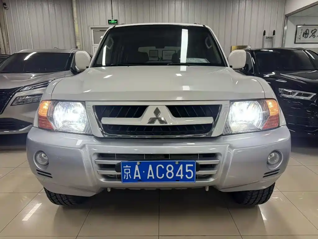 Mitsubishi Pajero 2011 2011 Mitsubishi Pajero V73 3.0L MT GLX