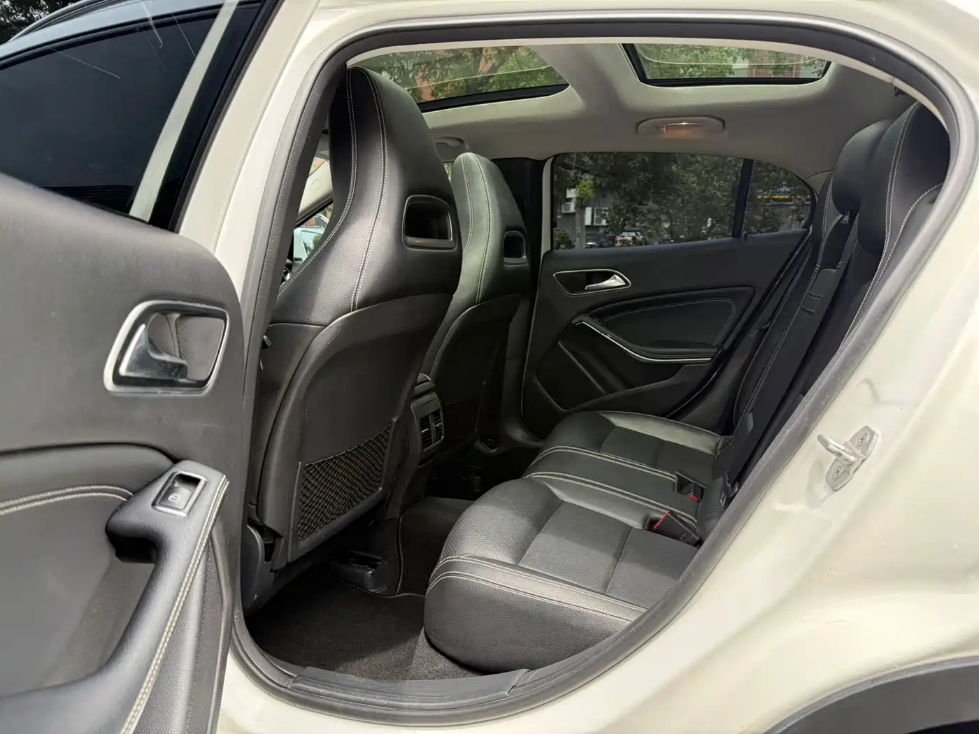 Mercedes-Benz GLA 2016 GLA 220 4MATIC Luxury фото 9
