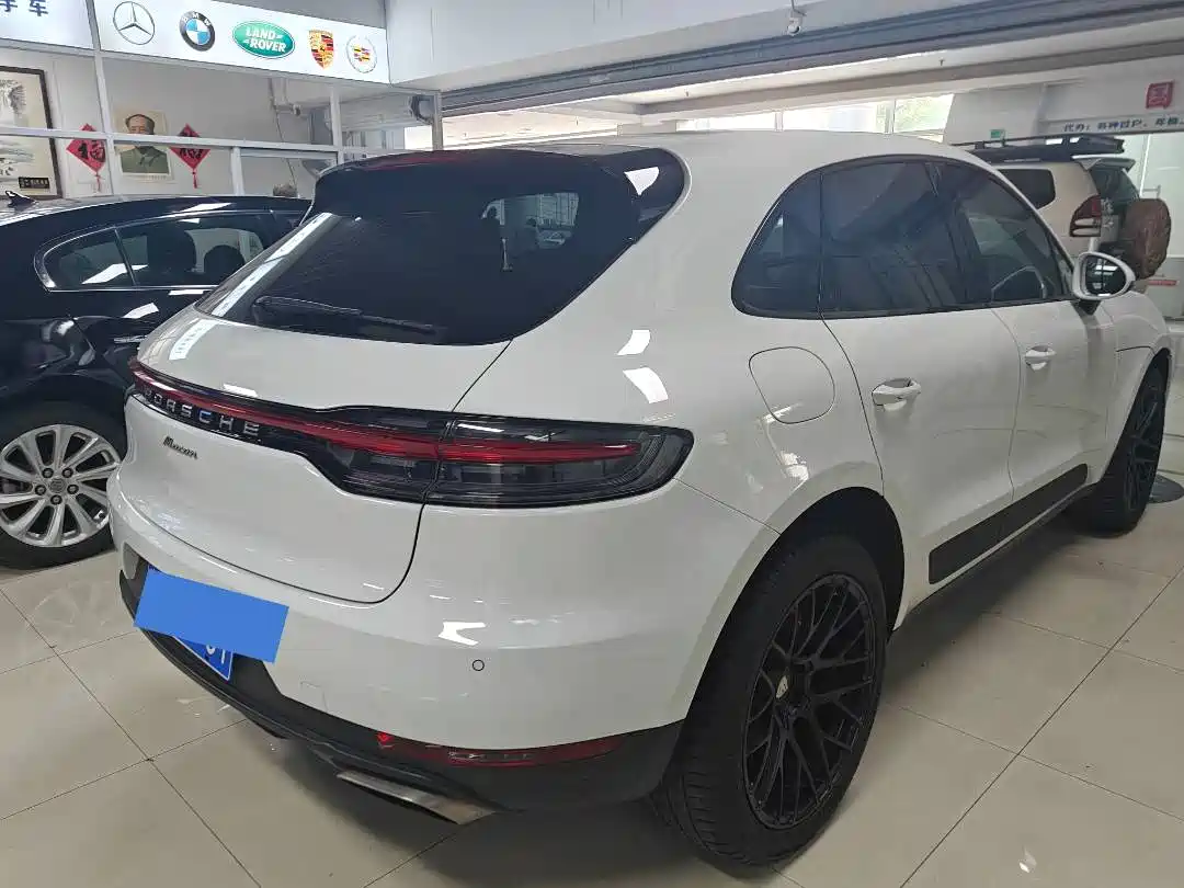 Porsche Macan 2018 Macan 2.0T фото 10