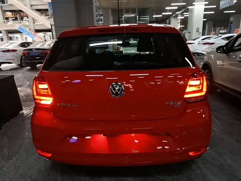 Volkswagen Polo 2016 1.6L Automatic Comfort фото 6