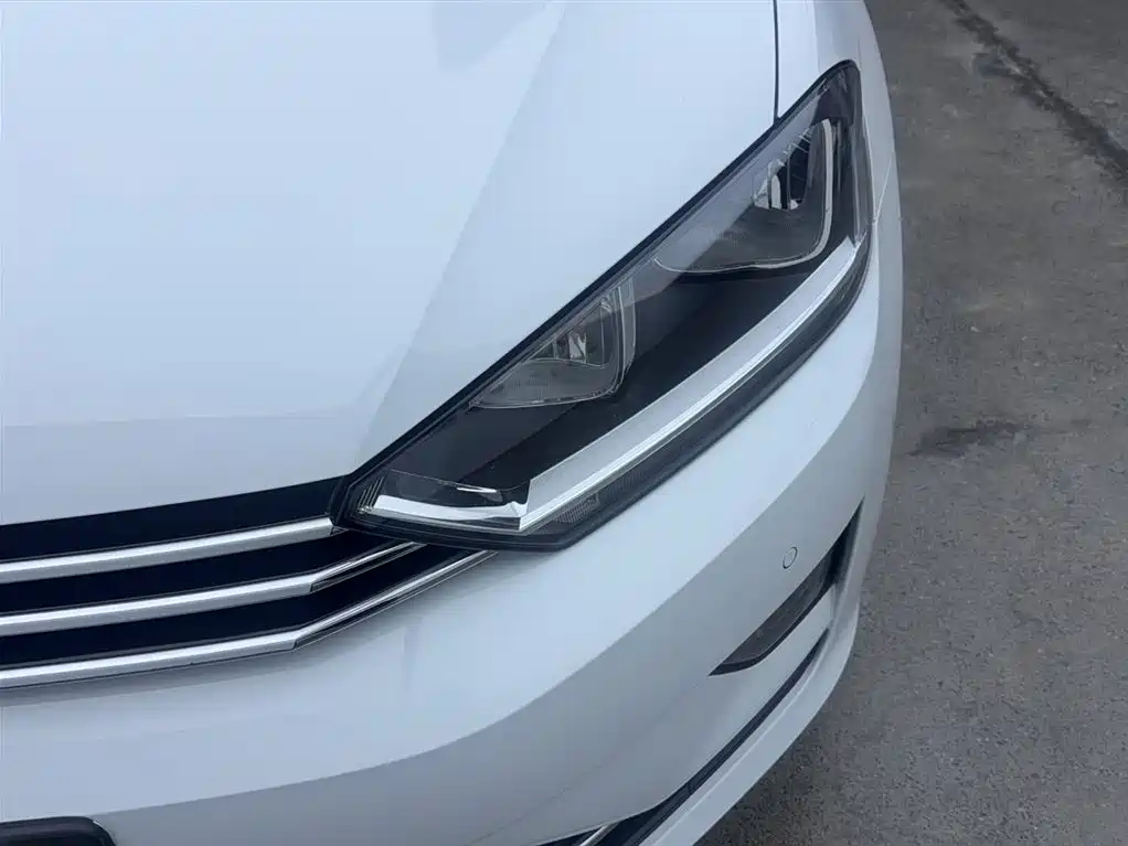 Volkswagen Golf Sportsvan 2016 280TSI Automatic Luxury фото 3