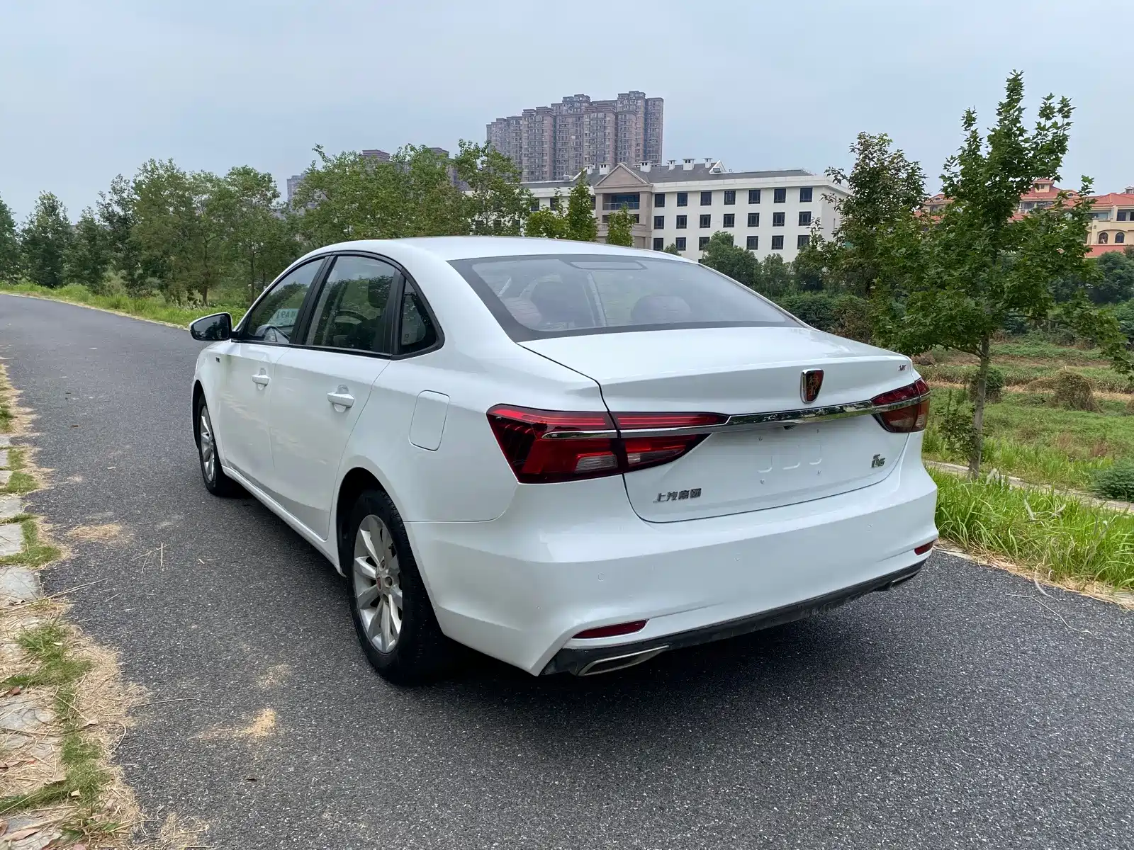 Фото 7 - Roewe i6