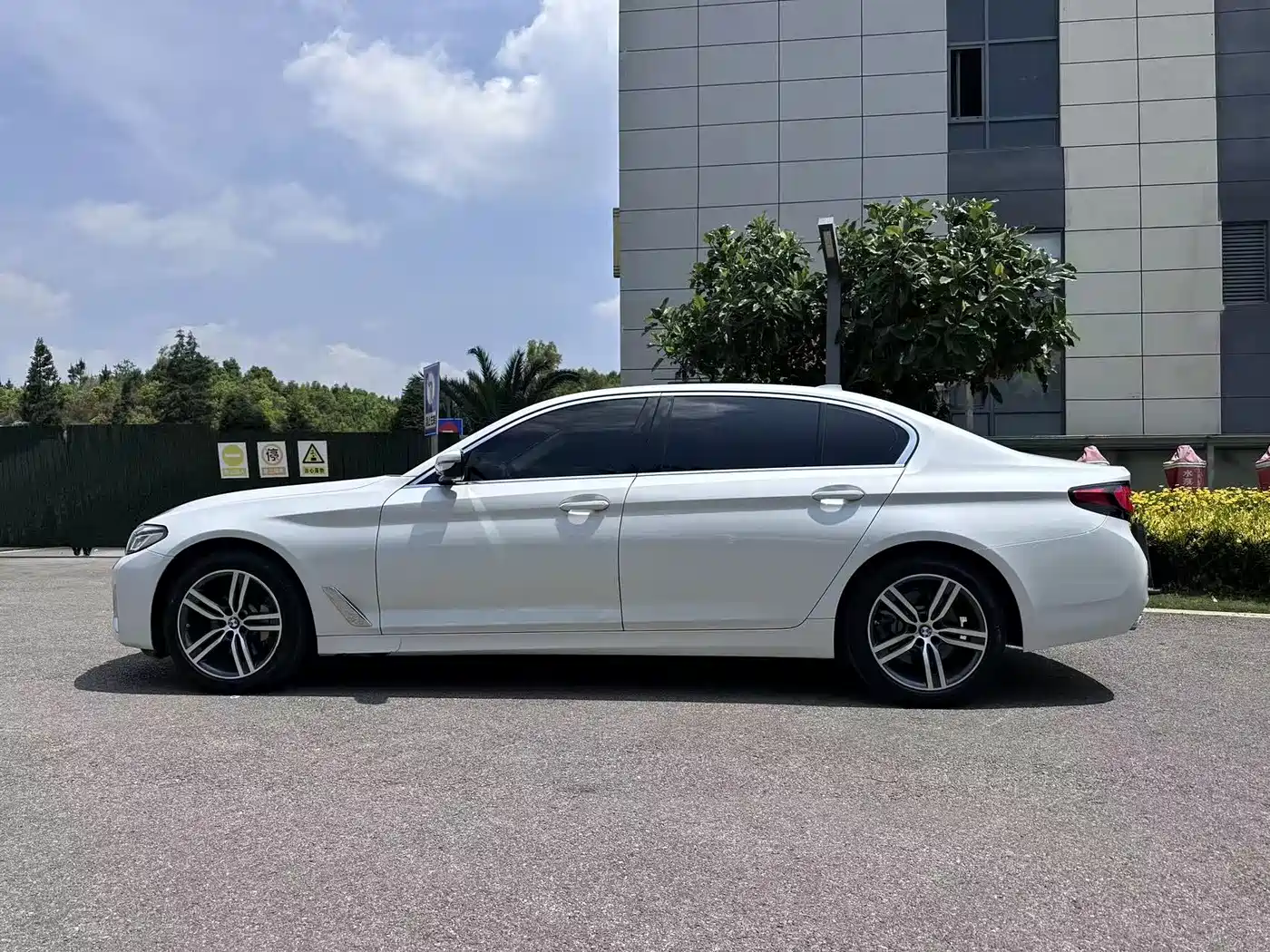 BMW 5 Series 2022 530Li Leading Luxury Package фото 7