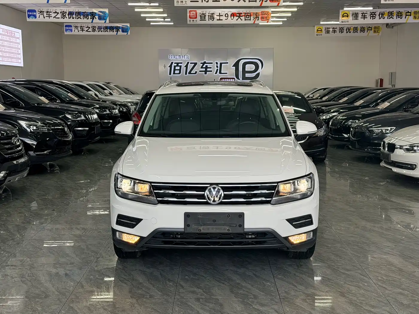 Volkswagen Tiguan L 2018 Facelift 330TSI Automatic 2WD Luxury Edition фото 6