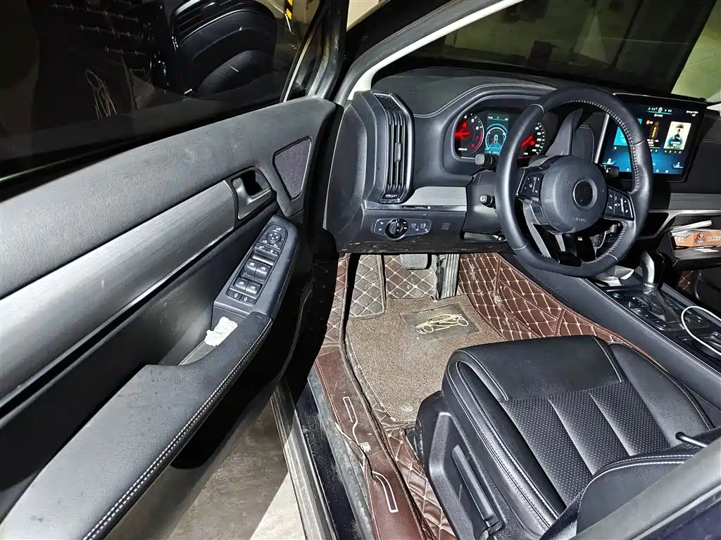 BYD Tang 2018 2.0T Automatic Smart Connection Delight Edition 7-Seater China V фото 12