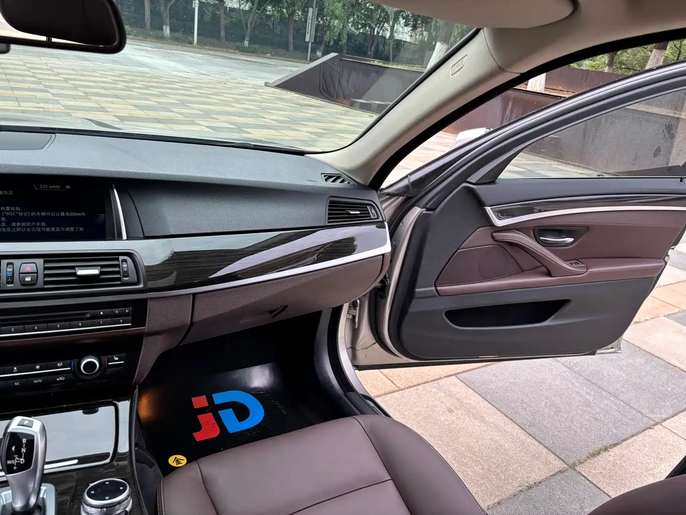 BMW 5 Series 2014 525Li Luxury Design Package фото 24