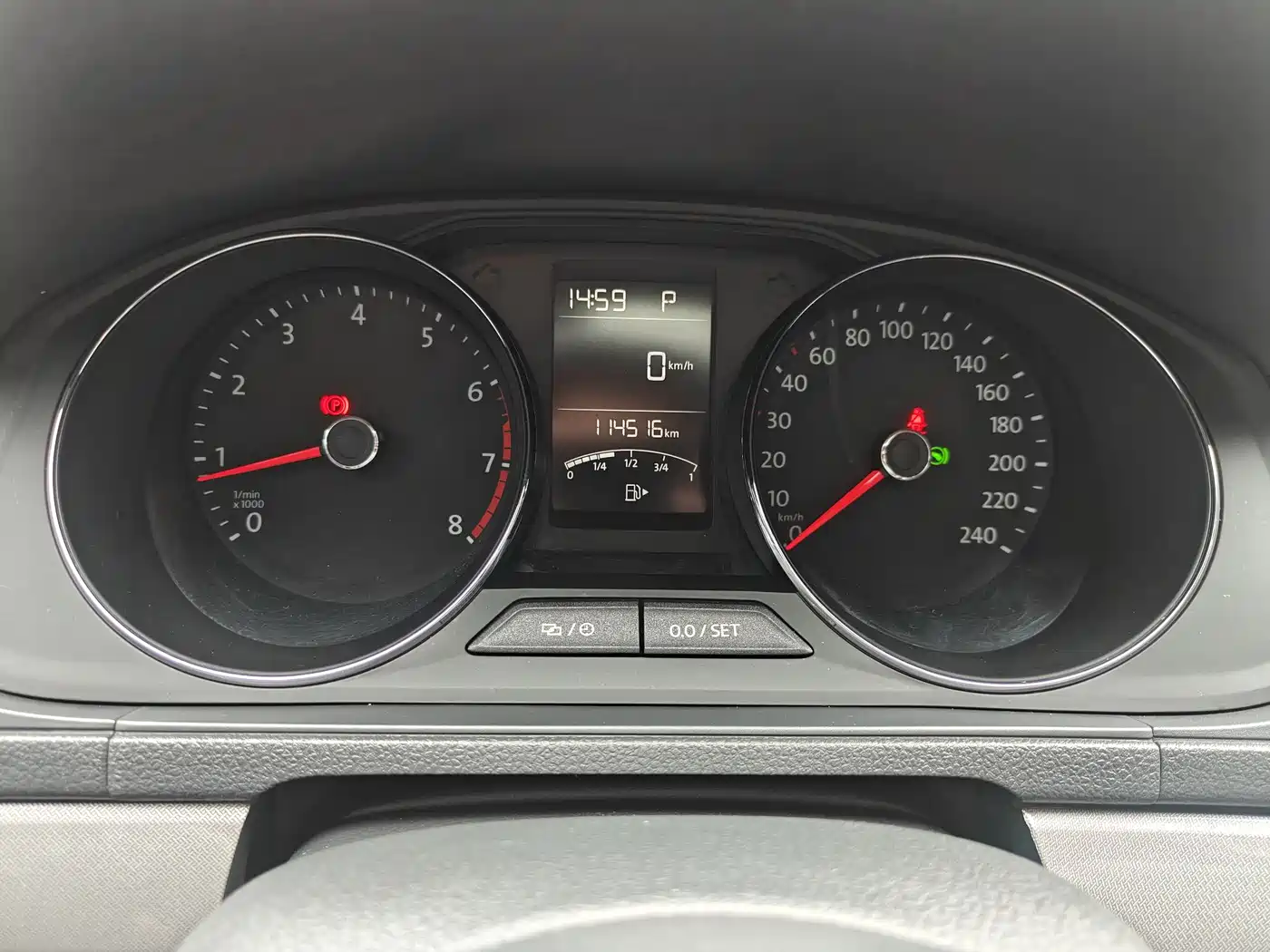 Volkswagen Lavida 2015 1.6L Automatic Comfort Edition фото 9