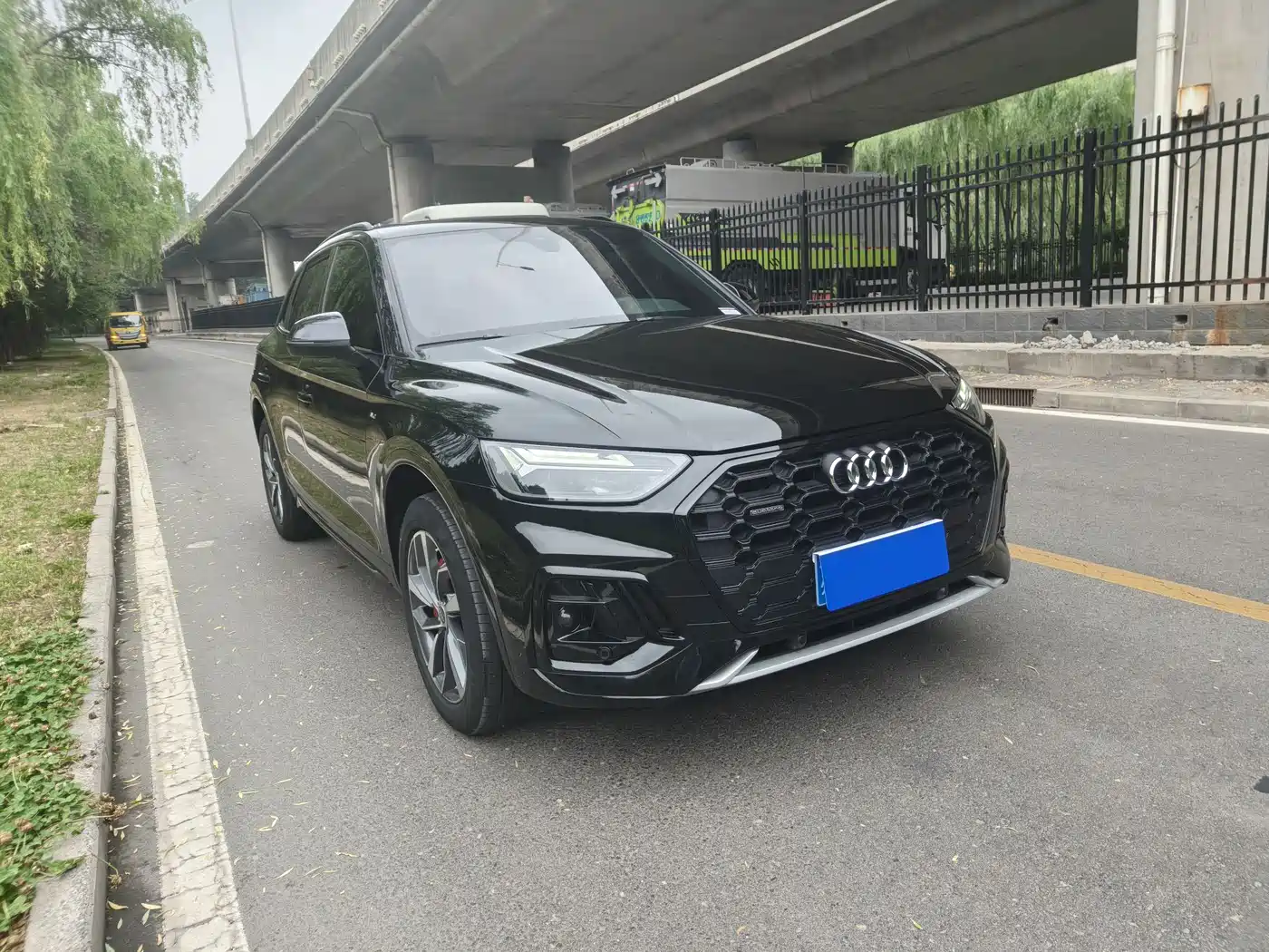 Audi Q5L 2024 Model 40 TFSI Luxury Dynamic фото 3