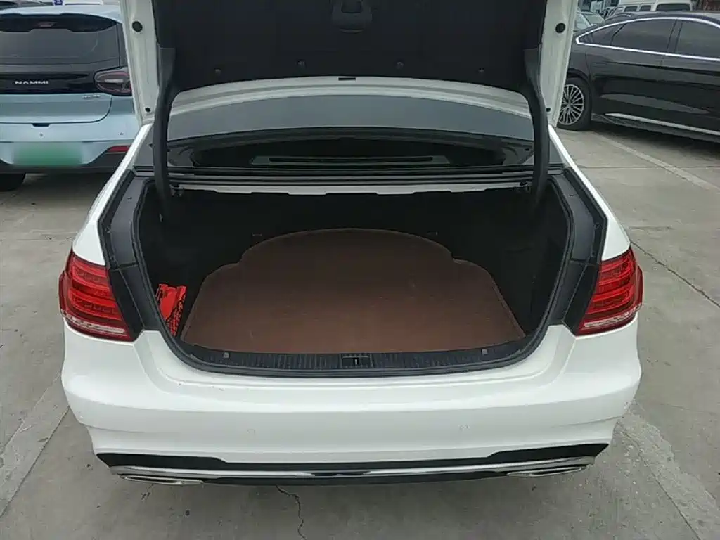 Mercedes-Benz E-Class 2014 E 300 L Sport фото 19