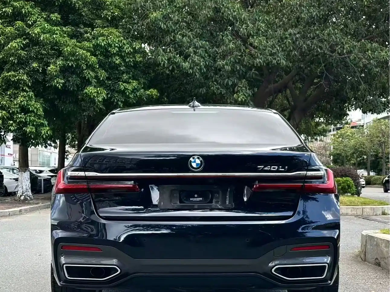 BMW 7 Series 2021 Model 740Li Leading M Sport Package фото 8