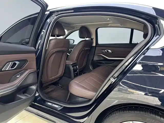 BMW 3 Series 2023 325Li M Sport Package фото 10