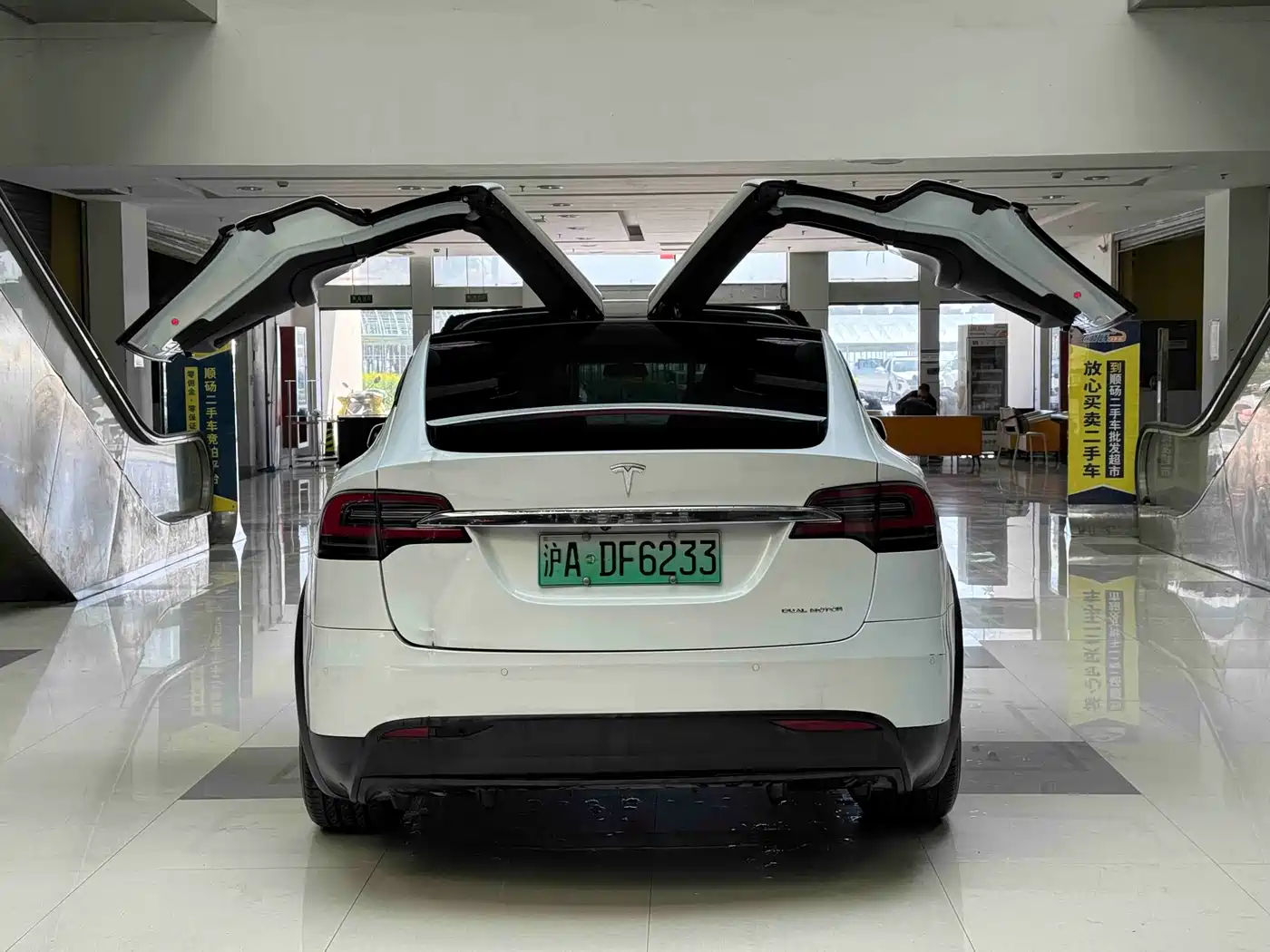 TESLA MODEL X