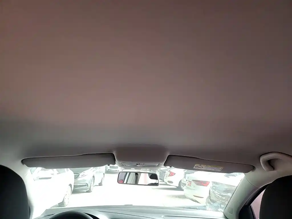 Volkswagen Polo 2016 1.4L Manual Trend фото 18