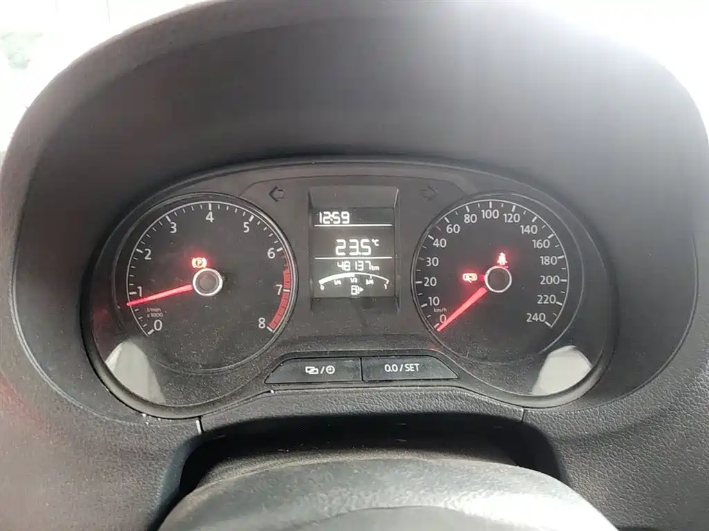Volkswagen Polo 2016 1.4L Manual Trend фото 12
