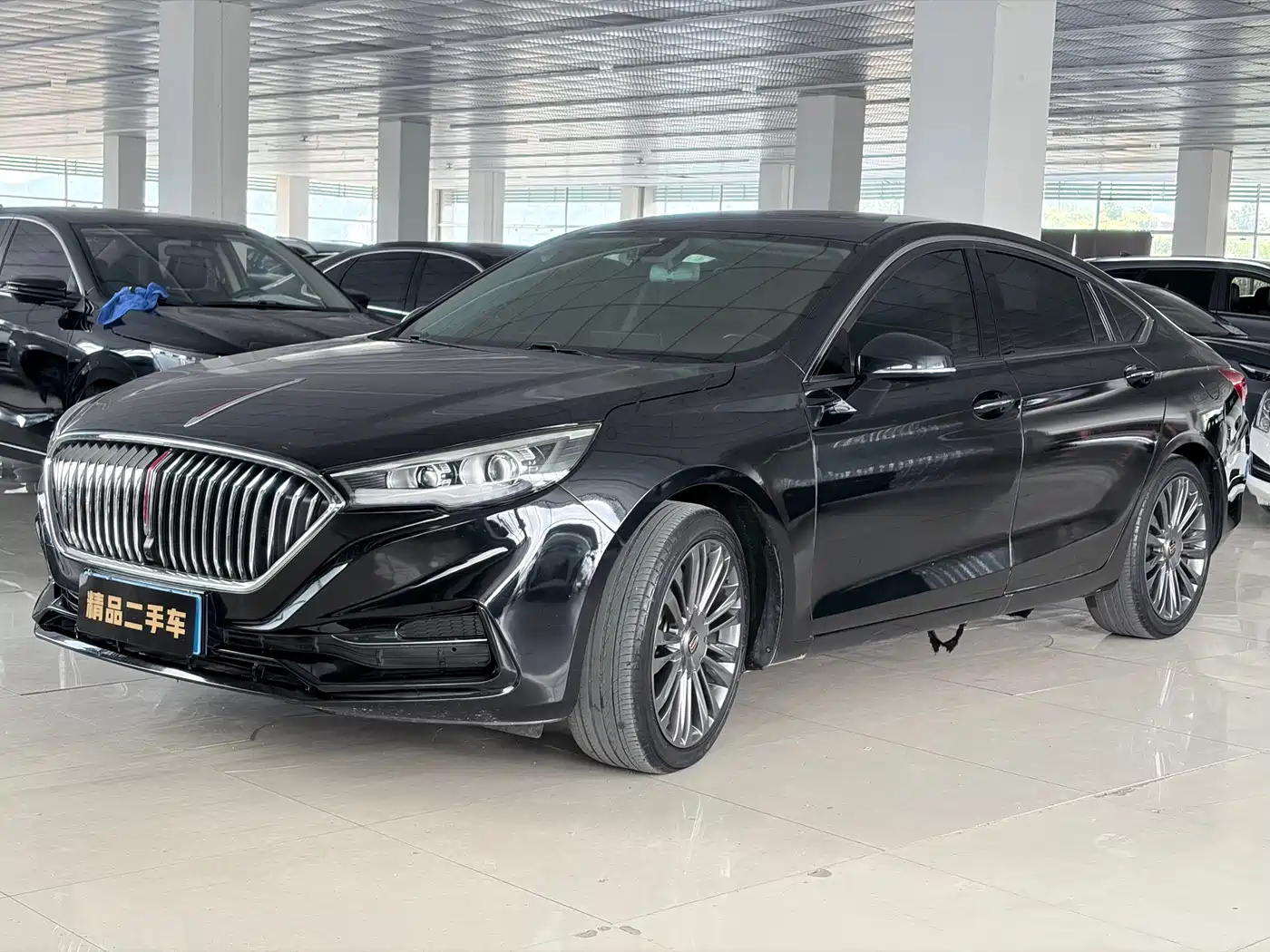 Фото 2 - Hongqi H5