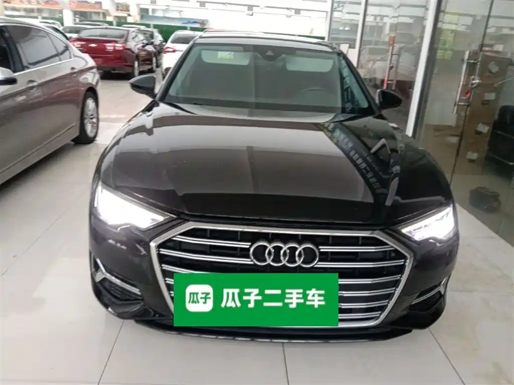 Audi A6L 2023 45 TFSI Premium Selection Elegance фото 3
