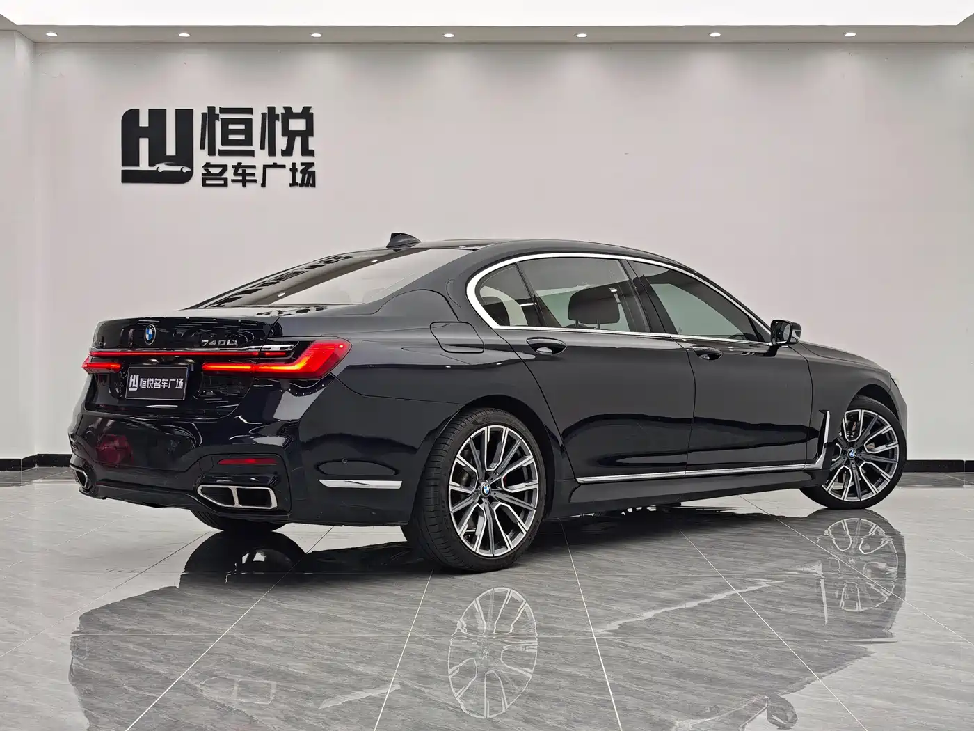 BMW 7 Series 2019 740Li xDrive Executive M Sport Package фото 3