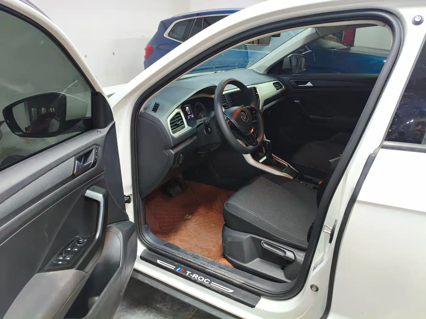 Volkswagen T-ROC 2018 230TSI DSG 2WD Fashion China V фото 7