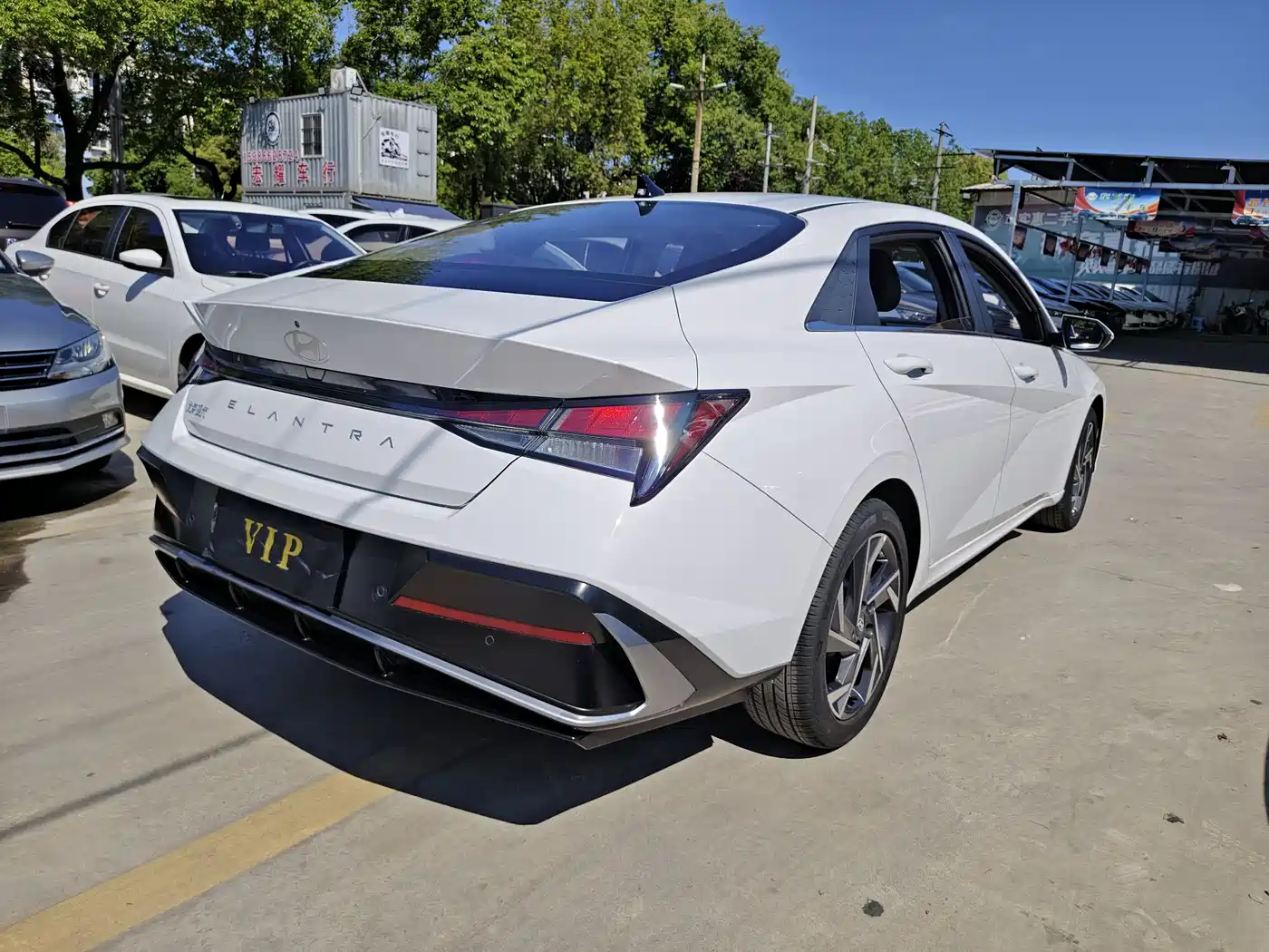 Hyundai Elantra 2023 1.5L CVT GLX Elite Edition фото 6