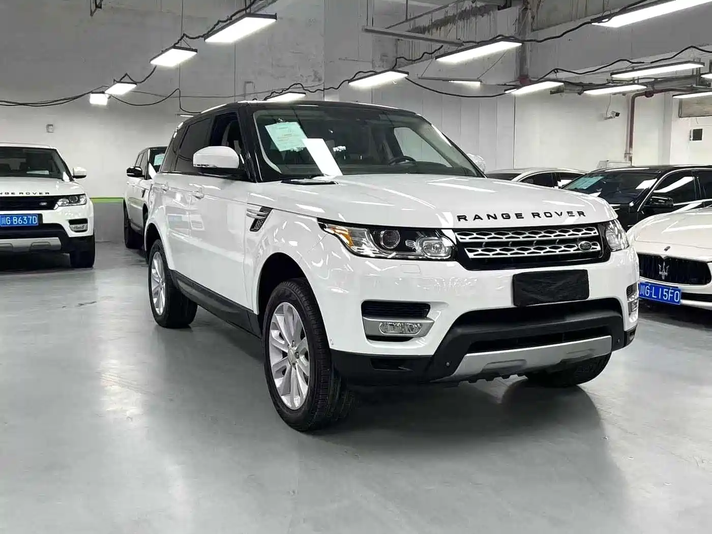 Land Rover Range Rover Sport 2014 3.0 SC V6 HSE фото 3