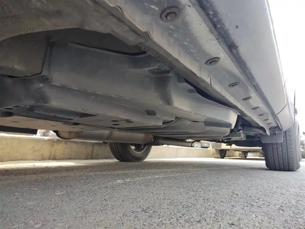 Toyota RAV4 Rongfang 2015 2.0L CVT 2WD Trend Edition фото 19
