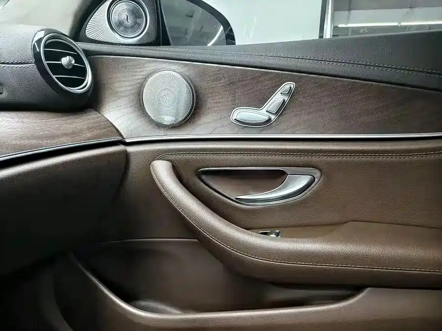 Mercedes-Benz E-Class 2022 E 260 L фото 10