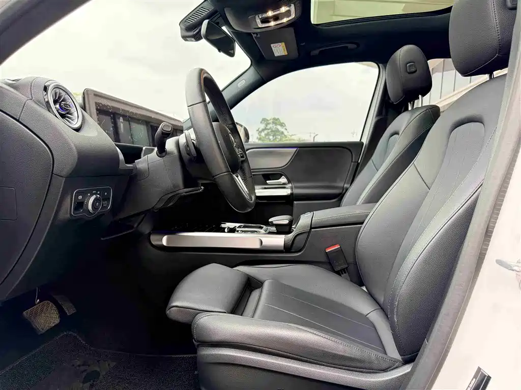 Mercedes-Benz GLB 2023 GLB 220 Dynamic фото 4