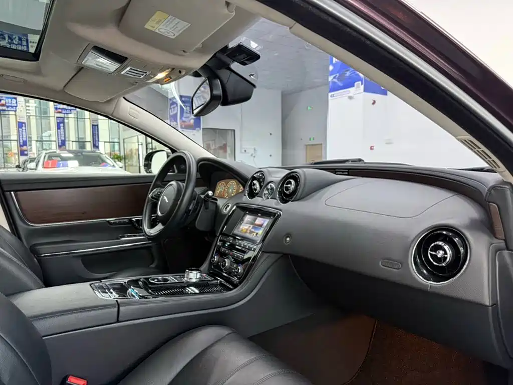 Jaguar XJ 2017 2016 XJL 3.0 SC 2WD Elegance Business Edition
