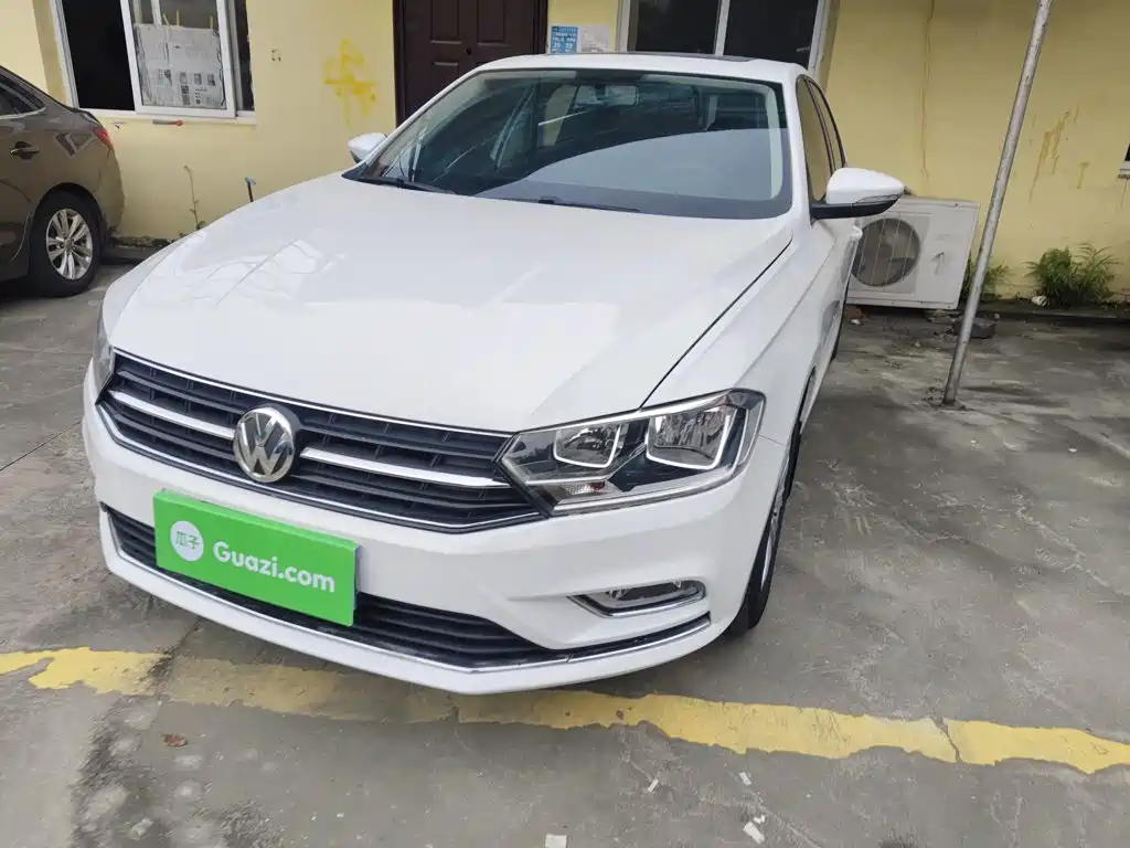  Volkswagen Bora 2016 230TSI Manual Comfort