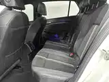 Фото 11 - Volkswagen Golf
